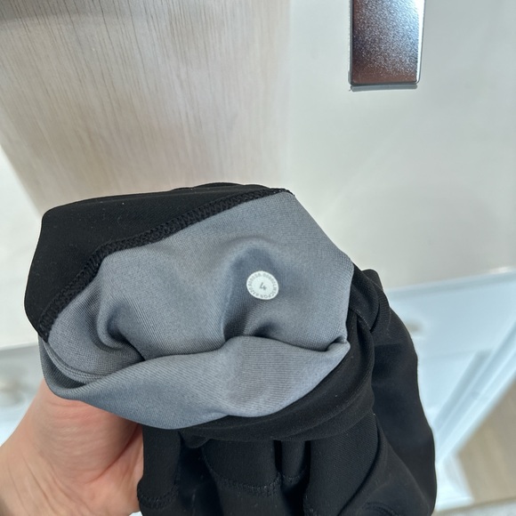 LULULEMON High Rise Performance Leggings - Picture 3 of 8